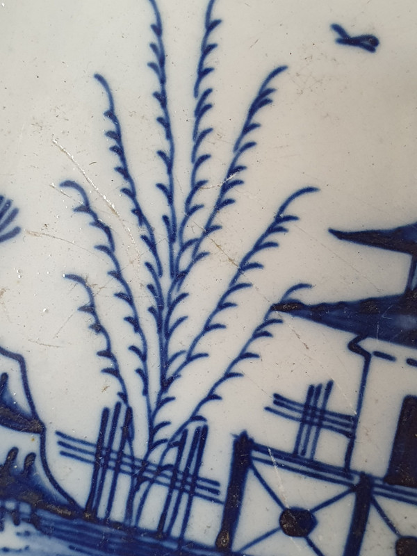 Englischer Perlengeschirrteller mit dem Muster "Long Eliza", ca. 1780er Jahre