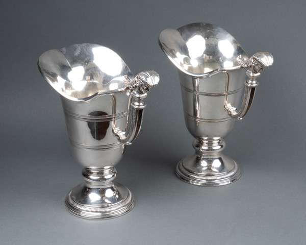 Coppia di cappe in argento massiccio, XIX secolo