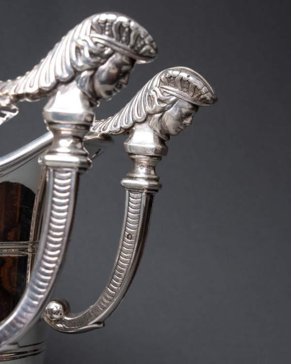 Coppia di cappe in argento massiccio, XIX secolo