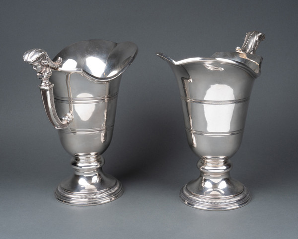 Coppia di cappe in argento massiccio, XIX secolo