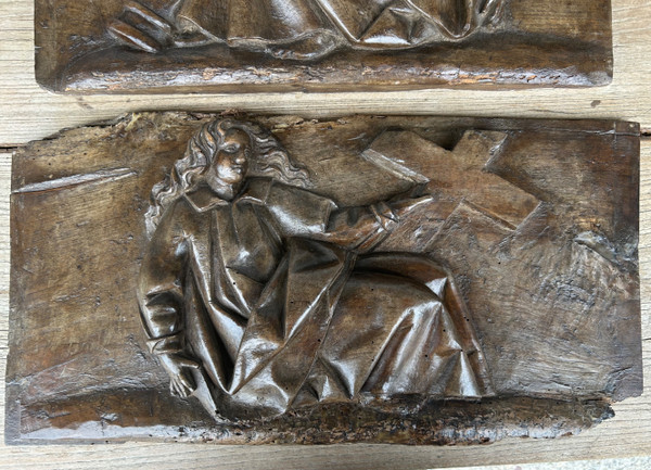 Paire De Panneaux En Bois Sculpté Religieux à Haut Relief époque XVIIème Siècle