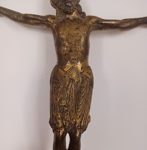Romanesque art - christ on the cross - gilded bronze - Religiosa