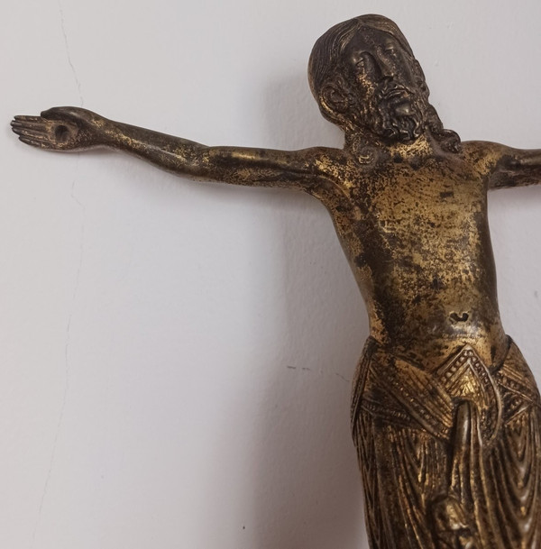 Romanesque art - christ on the cross - gilded bronze - Religiosa