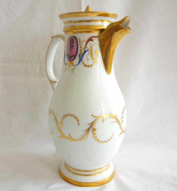 Porcelain coffee pot, Directoire Consulat period - late 18th century circa 1800