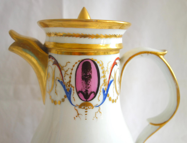 Porcelain coffee pot, Directoire Consulat period - late 18th century circa 1800