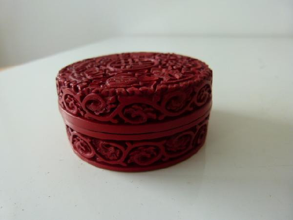 Antique box in red lacquer from China or Indochina