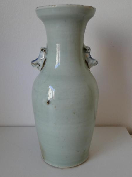 Vaso cinese blu e bianco con decorazione di foglie antiche