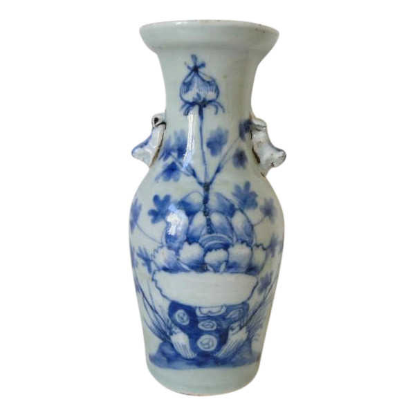 Vaso cinese blu e bianco con decorazione di foglie antiche