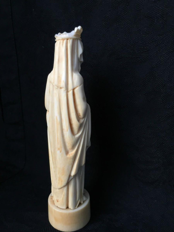 Madonna col Bambino del XIX secolo scolpita a mano
