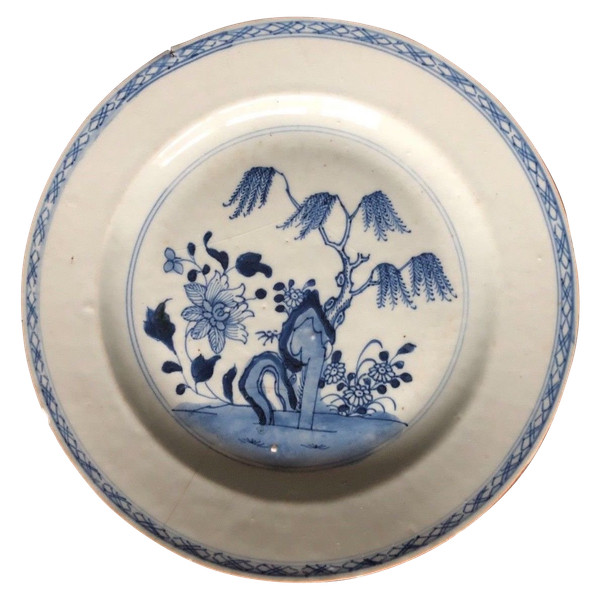 Porcelain plate with blue and white floral decoration, China, 18th century