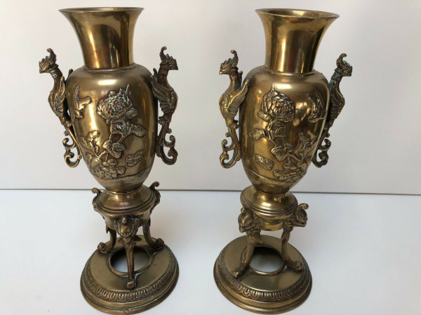 Paire de vases en bronze Chine ou Indochine décor floral et de chimères XIXe