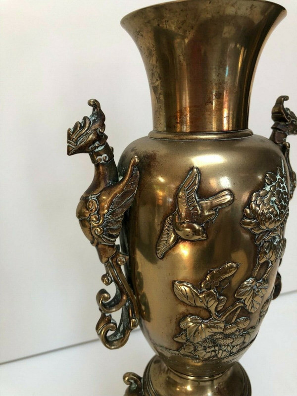 Paire de vases en bronze Chine ou Indochine décor floral et de chimères XIXe