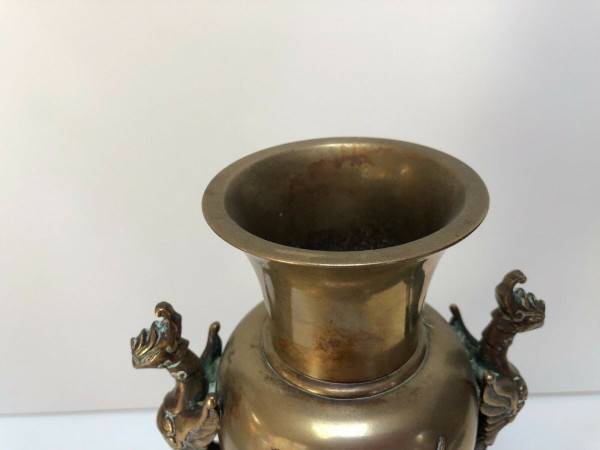 Paire de vases en bronze Chine ou Indochine décor floral et de chimères XIXe