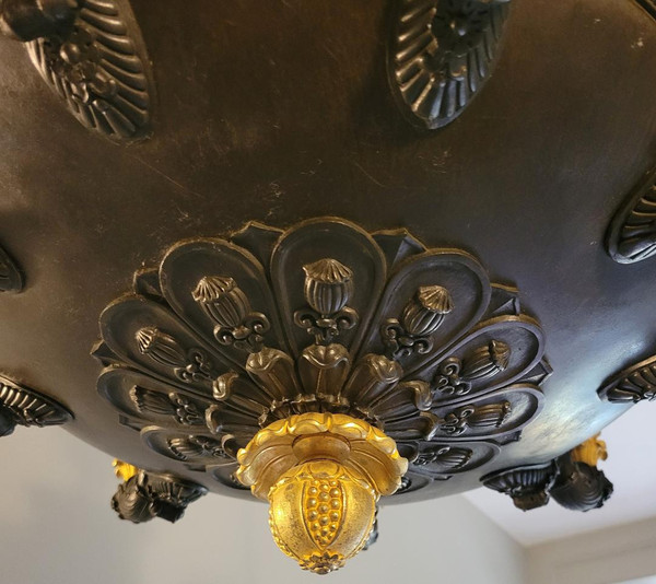 Kronleuchter aus vergoldeter und patinierter Bronze aus der Restaurationszeit
