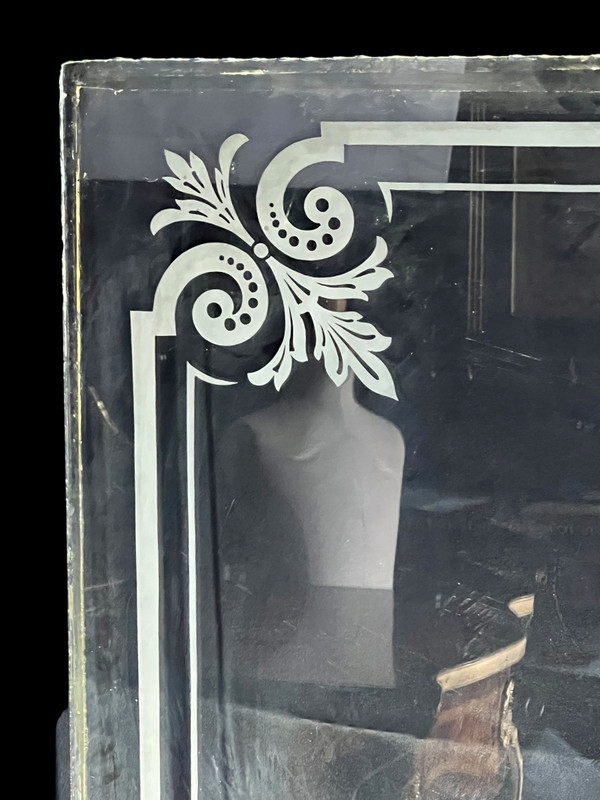 GRANDE PAIRE DE VITRES ANCIENNES DE BISTROT EN VERRE DÉPOLI ET GRAVÉ A L'ACIDE