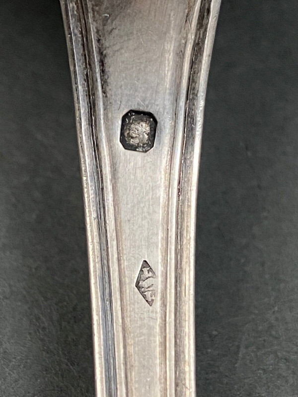 Cuillère à saupoudrer en argent XIXe poinçon Minerve orfèvre LL