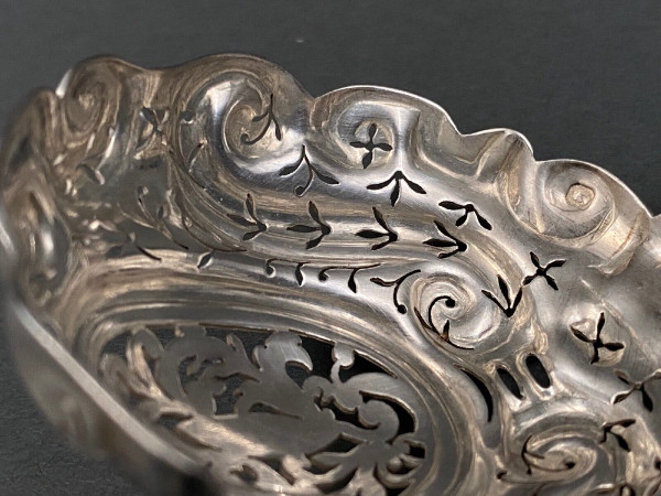 Cuillère à saupoudrer en argent XIXe poinçon Minerve orfèvre LL