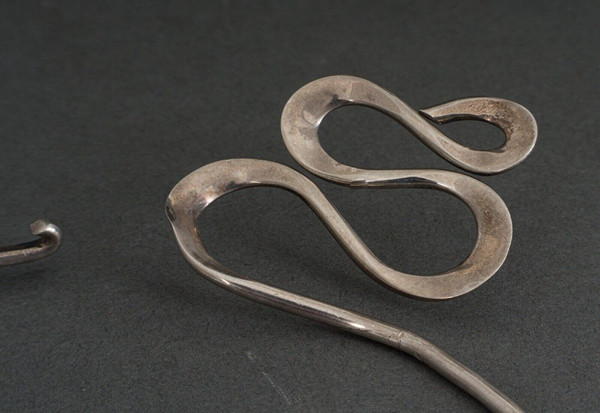 Rigid modernist necklace 1960-1970 in crab hallmarked silver