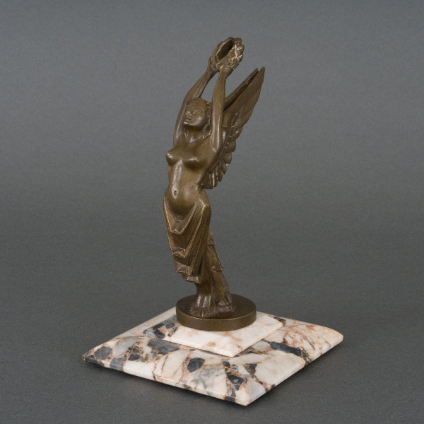 Mascotte La Gloire di H. Molins 1930 patina marrone base in marmo bronzo