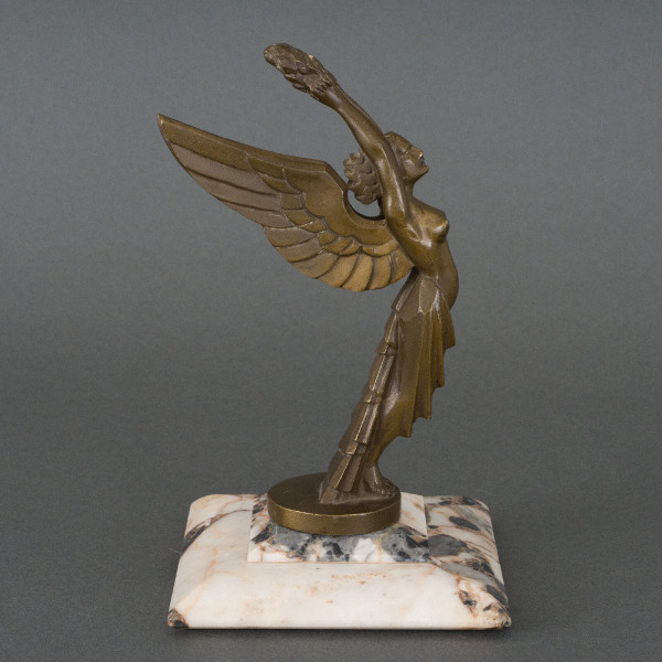 Mascotte La Gloire di H. Molins 1930 patina marrone base in marmo bronzo