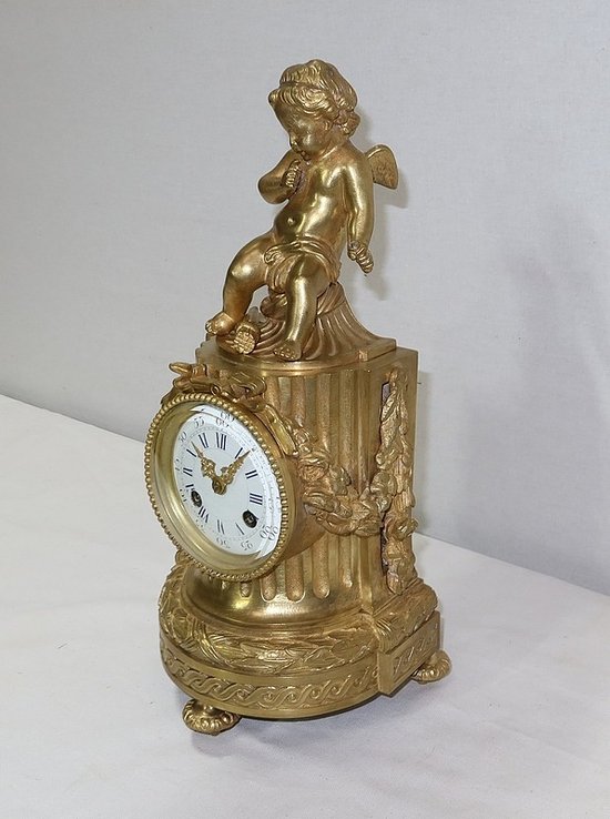 Gilded bronze clock, Louis XVI style, Napoleon III period - Mid 19th century