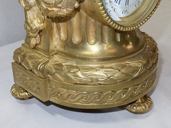 Gilded bronze clock, Louis XVI style, Napoleon III period - Mid 19th century