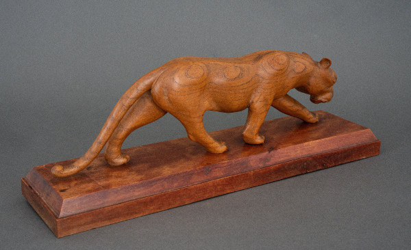 Art Deco wooden cube-shaped panther carved in the 1930s