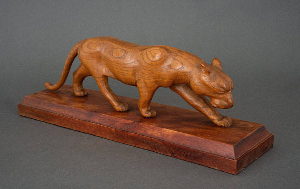 Art Deco wooden cube-shaped panther carved in the 1930s