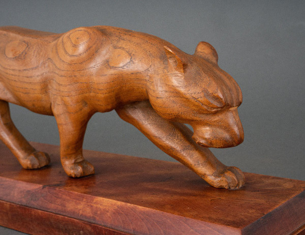 Art Deco wooden cube-shaped panther carved in the 1930s