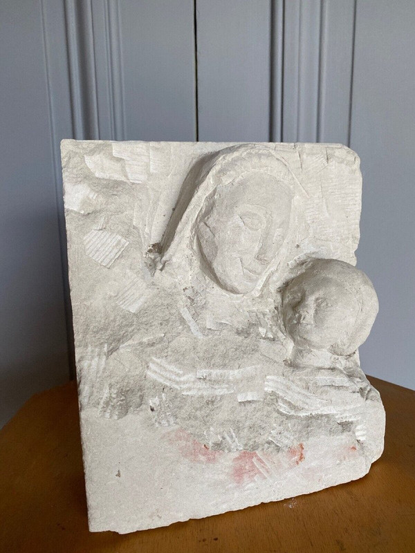 Sculpture taille directe Béton cellulaire Femme à l'enfant