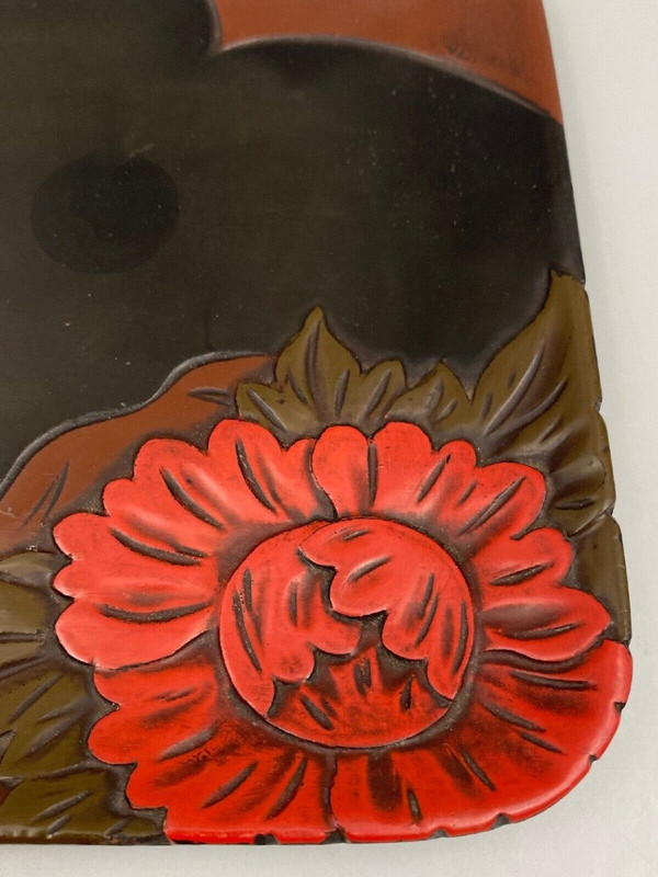 Japanese lacquer presentation tray, floral decor 20th century