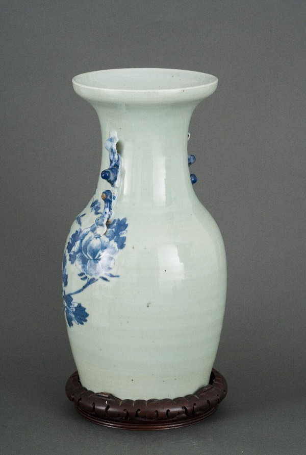 Blue and white Chinese vase, 20th century, birds and flowers design