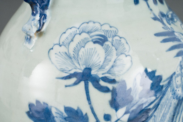 Blue and white Chinese vase, 20th century, birds and flowers design