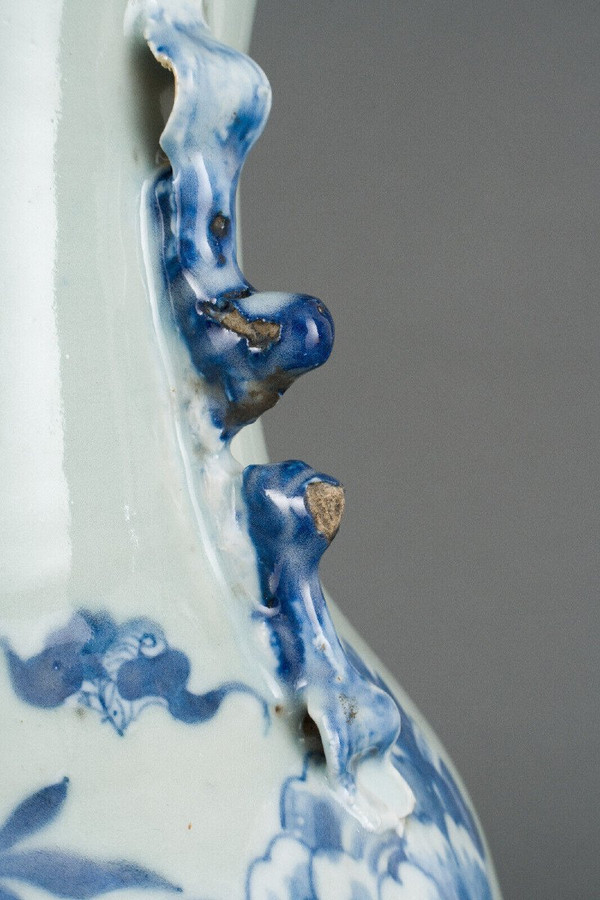 Blue and white Chinese vase, 20th century, birds and flowers design