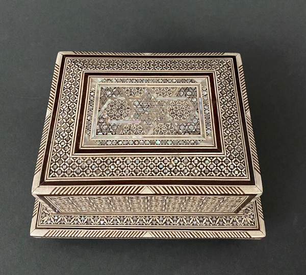Orientalische Zigarettendose aus Perlmuttintarsien Musikbox XX.