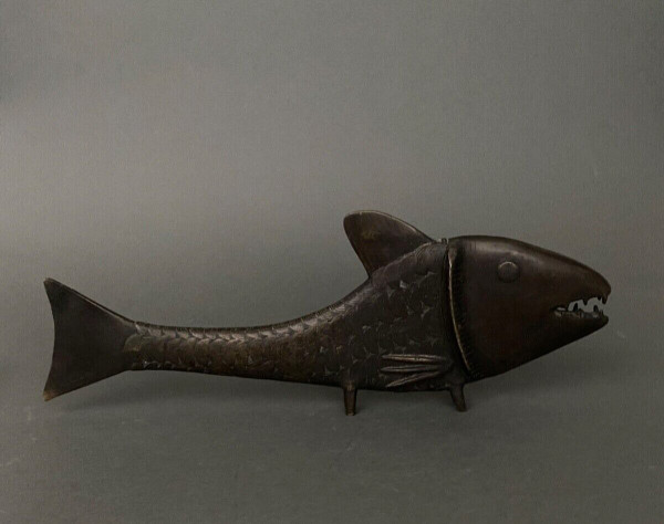 Bronzeskulptur Japan, die einen Karpfen darstellt Fisch XX.