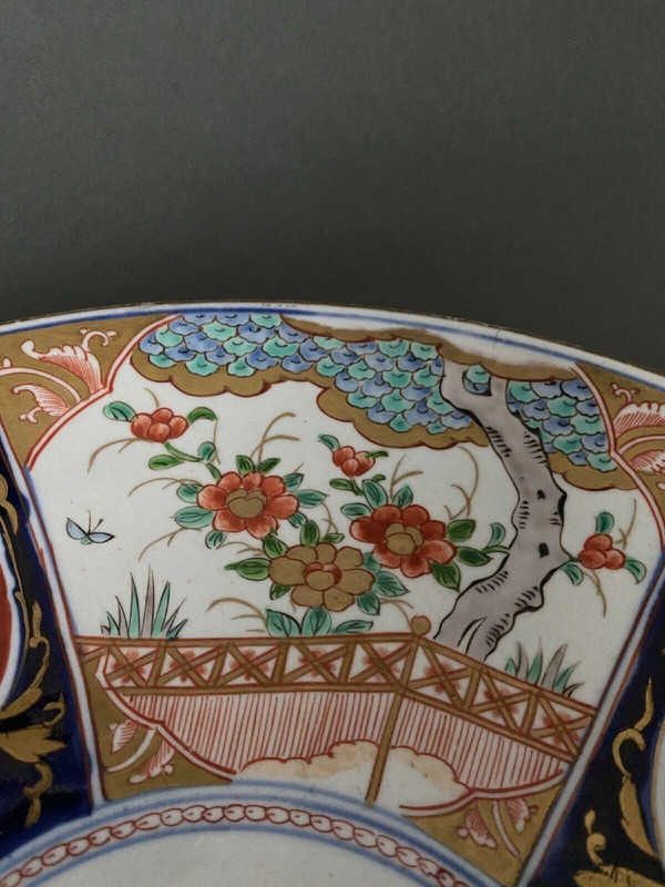 Large dish in Imari porcelain, 19th century, floral design