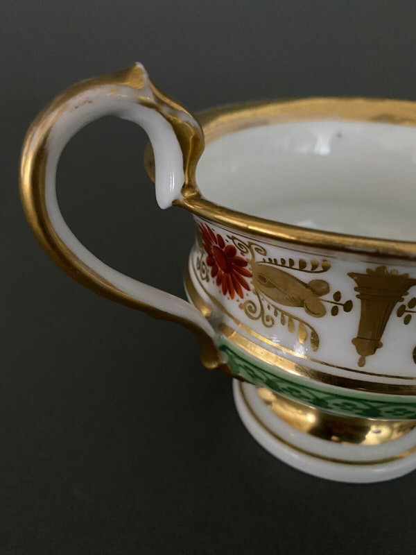 Tasse et sous-tasse en porcelaine de Paris époque Louis-Philippe