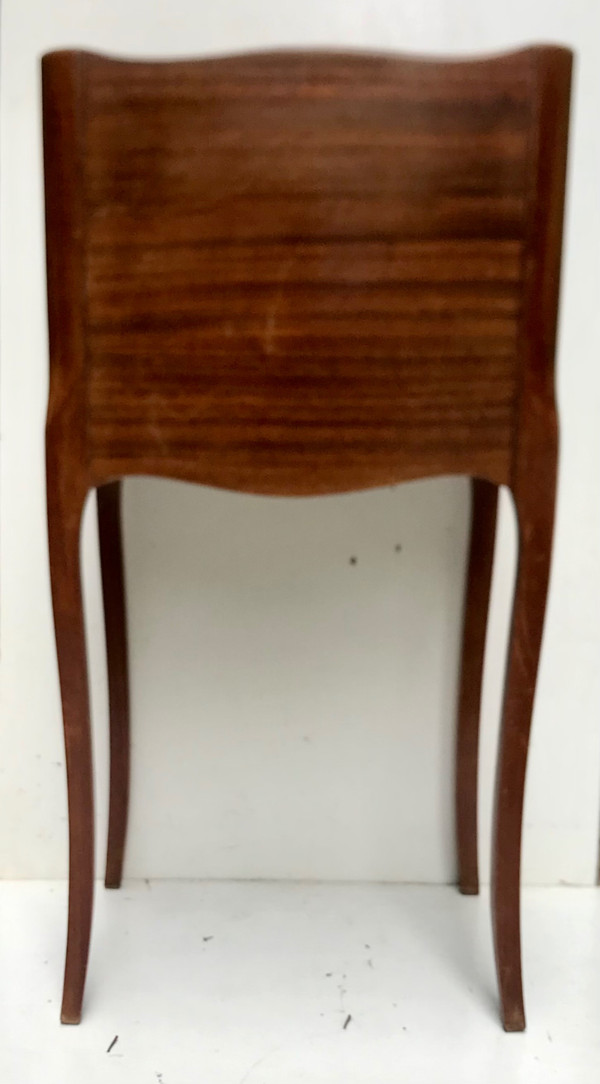 Kleiner Chiffonnier-Tisch im Louis XV-Stil mit Intarsien