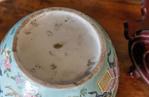 Porcelain ginger pot 20th century China floral ornamentation