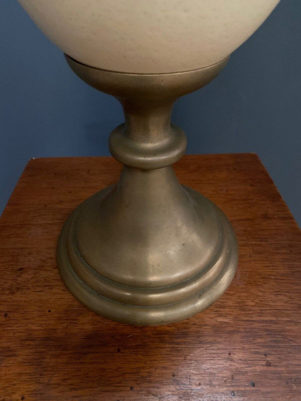 Lampada del 1970 in uovo di struzzo e bronzo su base per doccia