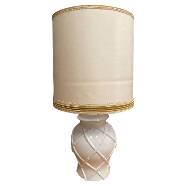 Lampada in bambù stile Hollywood Regency 1970 in ceramica bianca