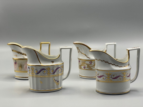 bellissima collezione di brocche per il latte