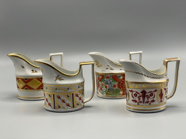bellissima collezione di brocche per il latte