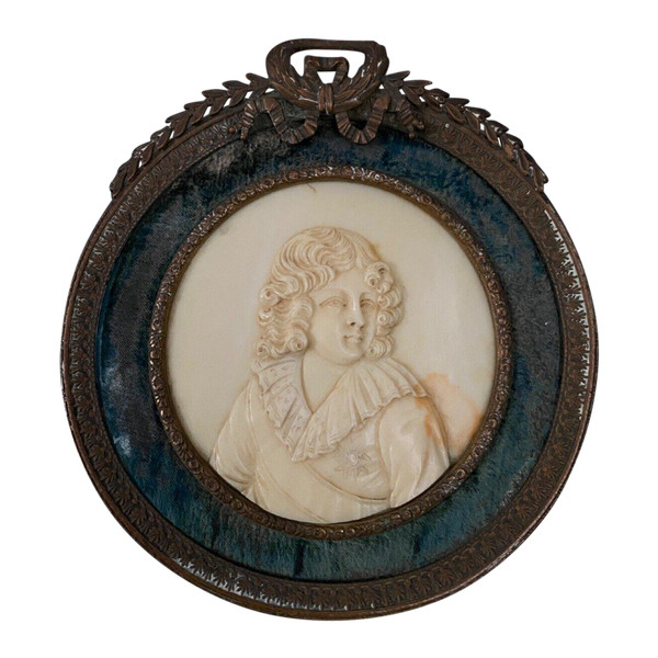 Médaillon le Roi de Rome Napoléon II d'après Isabey sculpté dans la masse