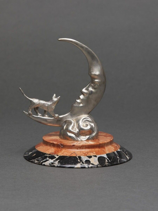 Mascotte in bronzo argentato di Et Mercier clair de Lune Base in marmo del XX secolo