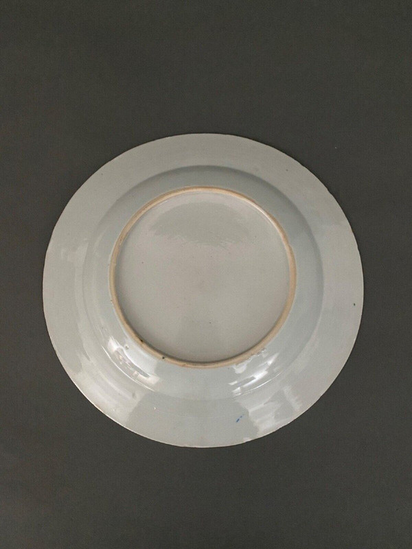 Assiette plate en porcelaine d'Imari Japon XIXe décor floral