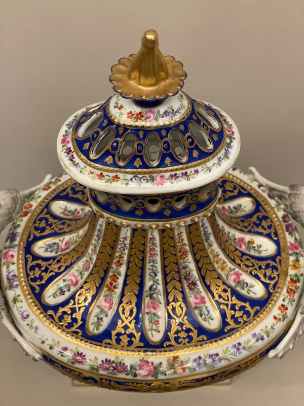 Pot Pourri En Porcelaine De Sèvres