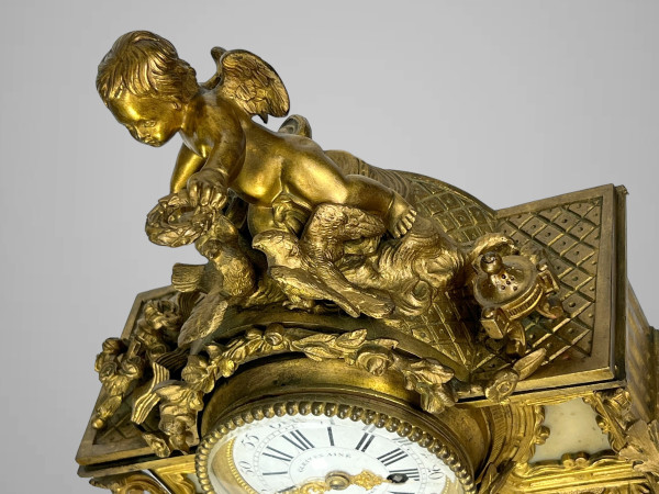 : 19th Century Bronze Clock In Louis XVI Style With Decor Of Angel And Doves