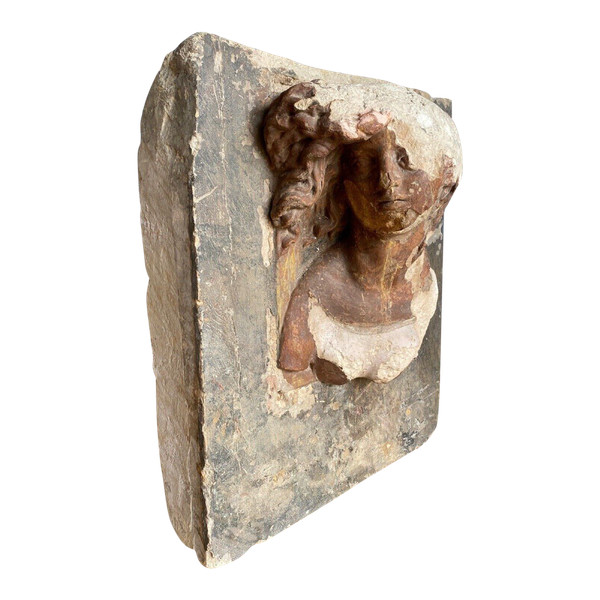 Scultura, profilo di uomo con capelli sul viso, pietra a taglio diretto XX secolo